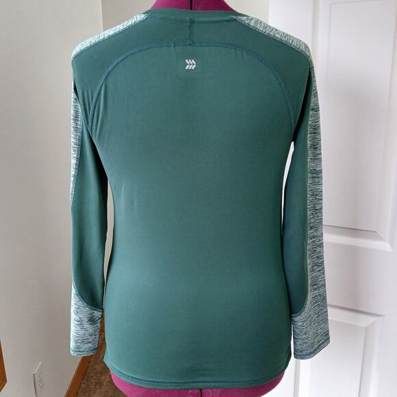 All in Motion Athletic Top YL (12/14) long sleeves thumb holes heathered Emerald - Picture 3 of 10